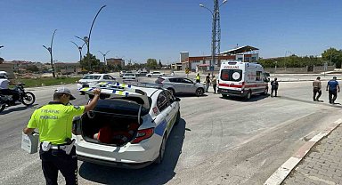 Karaman'da otomobille çarpışan motosikletin sürücüsü yaralandı