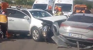 Kars'ta zincirleme kaza: 8 yaralı