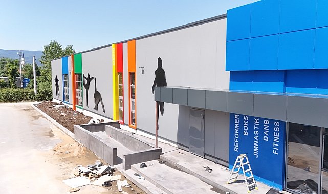 Kartepe'deki Acısu Spor Kompleksi inşaatı hızla ilerliyor