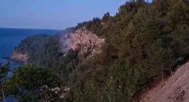 Kastamonu'da ormanlık alana düşen yabancı cismin patlaması sonucu yangın çıktı