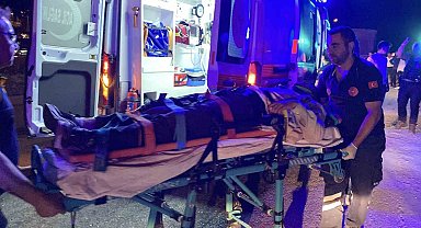 Kastamonu'da Tofaş marka otomobil tıra çarptı: 5 yaralı