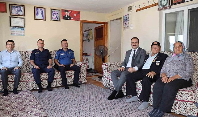 Kaymakam Battal, şehit ailesi ve gaziyi yalnız bırakmadı