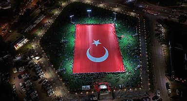 Kayseri'de dünyanın en büyük Türk bayrağı açıldı