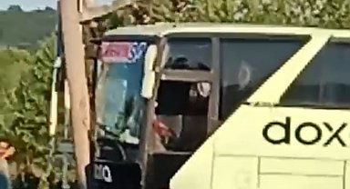 Kaza sonrası patlayan lastik polis memurunu yaralandı