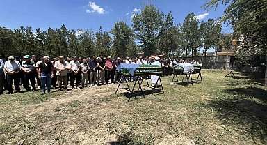 Kazada hayatını kaybeden anne ve kızı son yolculuğuna uğurlandı