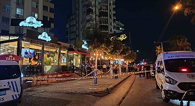 Kebapçıya kurşun yağdırdılar: Yemek yiyen 4 kişi yaralandı