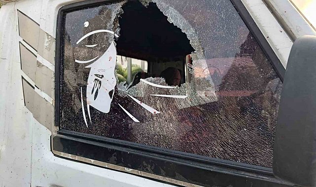 Kendisinden ucuza karpuz satan rakiplerine kızarak 3 pazarcının aracının camını kırdı