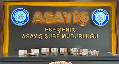 Kendisini polis olarak tanıtan 2 dolandırıcı yakalandı