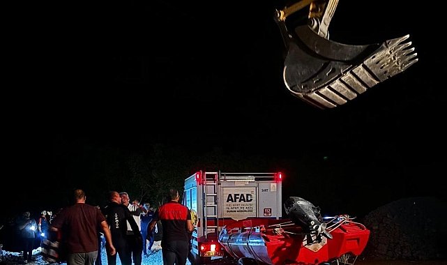 Kezer Çayı'nda mahsur kalan genç, kepçeyle kurtarıldı