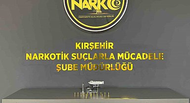 Kırşehir'de ruhsatsız tabanca, şarjör ve fişek ele geçirildi