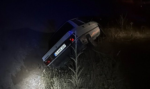 Kontrolden çıkan otomobil araziye savruldu