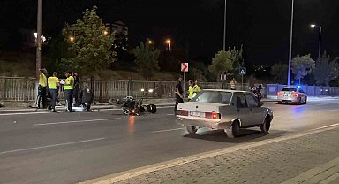Kontrolü kaybolan motosikletli polis direğe çarptı: 1 yaralı