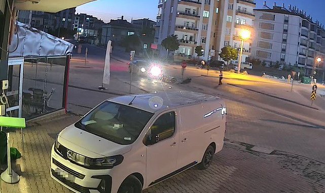 Konya'da otomobille çarpışan motosikletli yaralandı