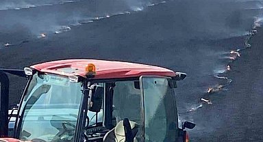 Konya'da tarla yangını: 500 dekar ekili alan kül oldu