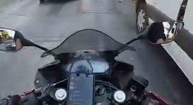 Kör noktada kalan yayaya motosiklet çarptı, o anlar kask kamerasında
