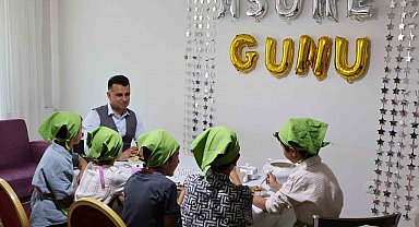 Koruma altındaki çocuklar aşure yaptı