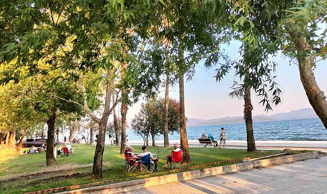 Köyceğiz'de sıcak hava etkili oluyor