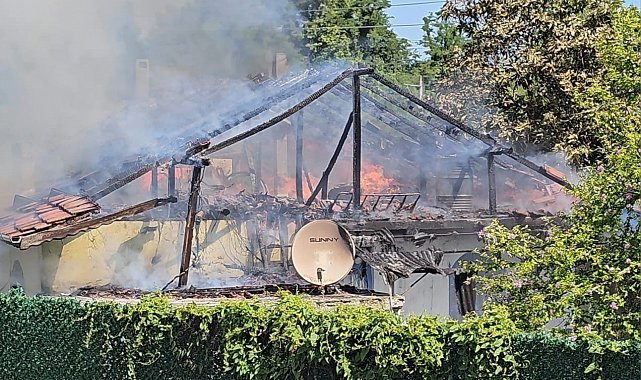 Kullanılmayan müstakil evde çıkan yangın paniğe neden oldu