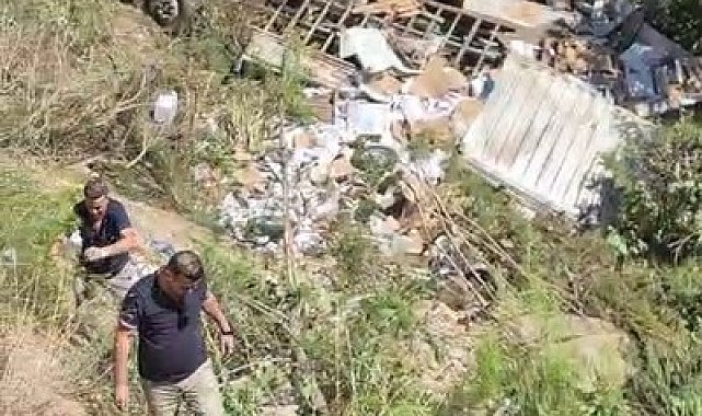 Kumluca'da şarampole devrilen kamyon şoförü hayatını kaybetti