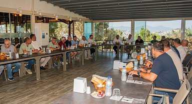Kuşadası'nda mahallelerin ihtiyaçları masaya yatırıldı