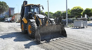 Kuşadası'nda sıcak asfalt çalışması