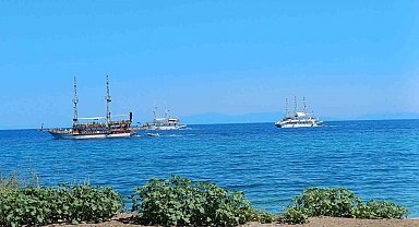 Kuşadası'nda tekne turlarına yoğun ilgi