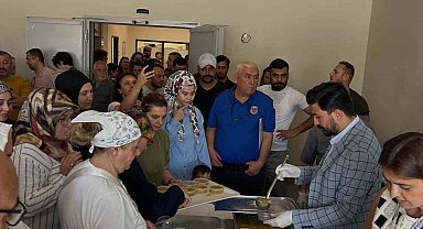 Kütahya Şehir Hastanesi'nde bin kişilik aşure ikramı
