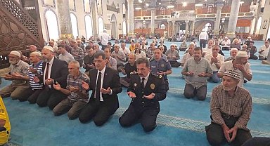 Kütahya Ulu Camii'nde 15 Temmuz şehitleri için 2 bin 530 hatmin duası yapıldı