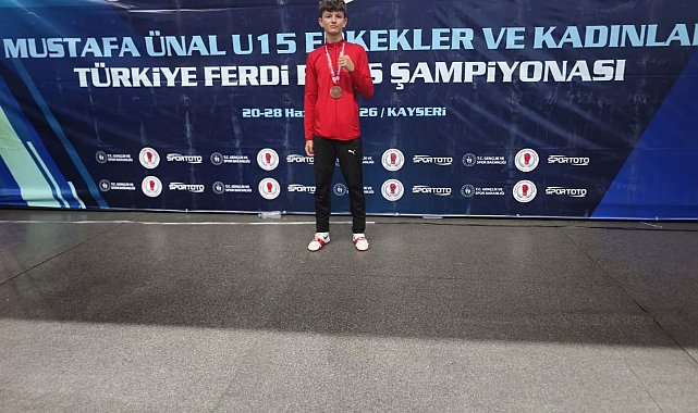 Kütahyalı Boksör Mehmet Turan Delibaş Türkiye üçüncüsü oldu
