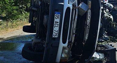 Lastiği patlayan otomobil devrildi: 1 yaralı