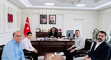 LGS Ağrı şampiyonu Muhammed Yusuf Işık'a Kaymakam Dertlioğlu'ndan anlamlı ödül