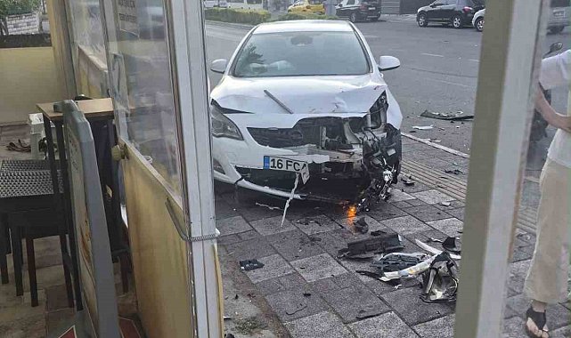 Lüleburgaz'da otomobiller çarpıştı: Bir sürücü hastaneye kaldırıldı