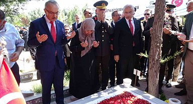 Malatya'da 15 Temmuz şehitleri mezarları başında anıldı