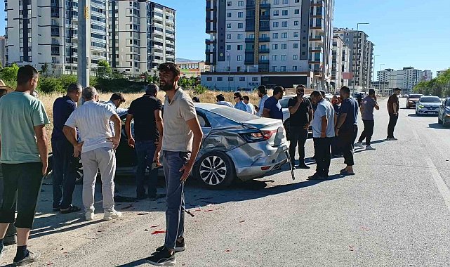 Malatya'da iki otomobil çarpıştı: 1 yaralı