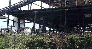 Maltepe'de korkutan yangın: Restoran kullanılamaz hale geldi