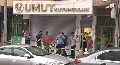 Maltepe'de silahlı kuyumcu soygunu: Şüpheliler altınlarla kaçtı