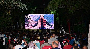 Manisa'da Açık Hava Sinema Geceleri nostalji rüzgarı estiriyor