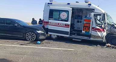 Mardin'de ambulans, tır ve otomobilin karıştığı kazada 3 kişi yaralandı