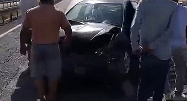 Mardin'de kamyonet ile otomobil çarpıştı: 1 yaralı