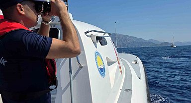 Marmaris açıklarında batan göçmen botunda kayıp 2 kişiyi arama çalışmaları sürüyor