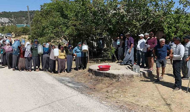 Mersin Silifke'de su sıkıntısı: Bidonlarla su taşıyan köylüler destek istedi