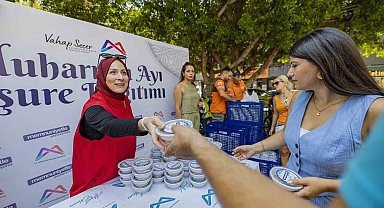 Mersin'de 13 ilçede eş zamanlı aşure dağıtımı