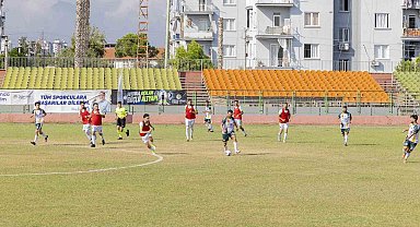 Mersin'de 30 Ağustos Zafer Kupası Futbol Turnuvası başladı