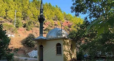 Mersin'de 9 metrekarelik cami dikkat çekiyor