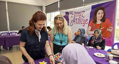 Mersin'de kadınlar mum yapımını öğreniyor