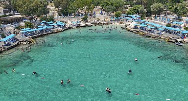 Mersin'de plajlar yaz sezonunda yoğun ilgi görüyor