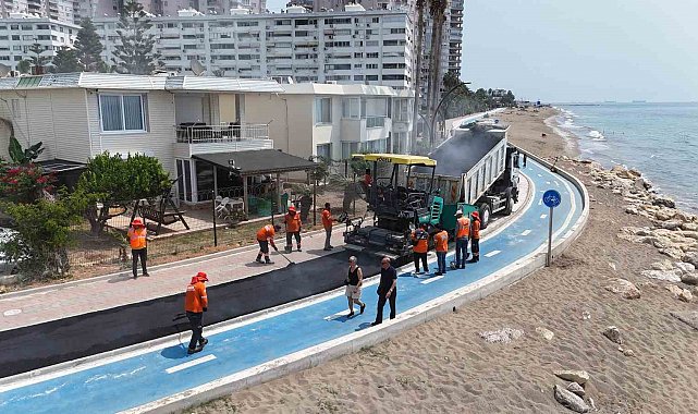 Mersin'de sahil yürüyüş yolu yenilendi