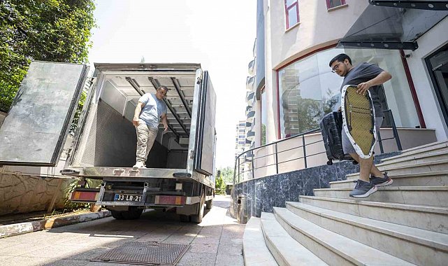 Mersin'de üniversitelilere ücretsiz taşınma desteği