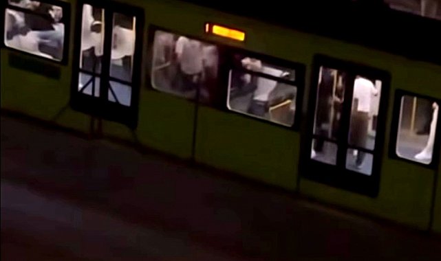 Metro istasyonunda tekmeli yumruklu kavga