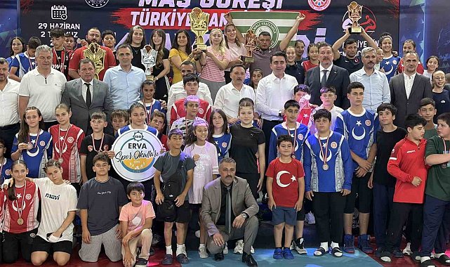 Minikler ve Yıldızlar Mas Güreşi Türkiye Şampiyonası Kayseri'de başladı